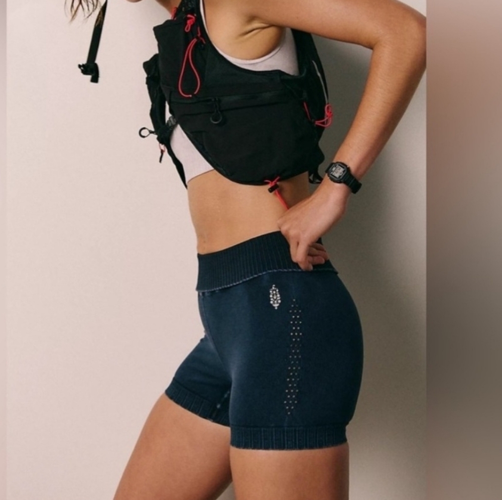Free People Movement Good Karma High-Rise Seamless Athletic Micro Short Black XL